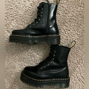 Doc Marten, Jadon Platform combat boots